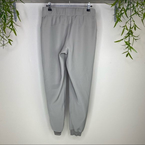 Lululemon On the Fly Jogger in a light taupe - Picture 10 of 12